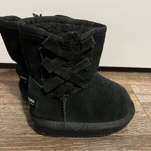 KOOLABURRA By UGG YOUTH Victoria Short Boots Black Size  5